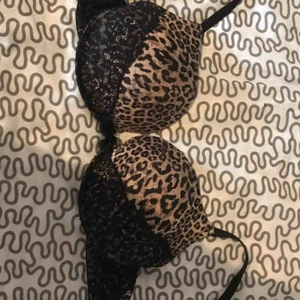  - Super-push up bh från Lindex. Fint skick 