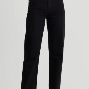 jeans - jeans i storlek S, aldrig använda nästan helt nya