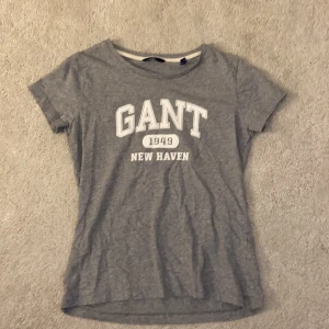 gant t-shirt - säljer denhär gant tröjan i storleken xs, fläckfri o inte sliten någonstans