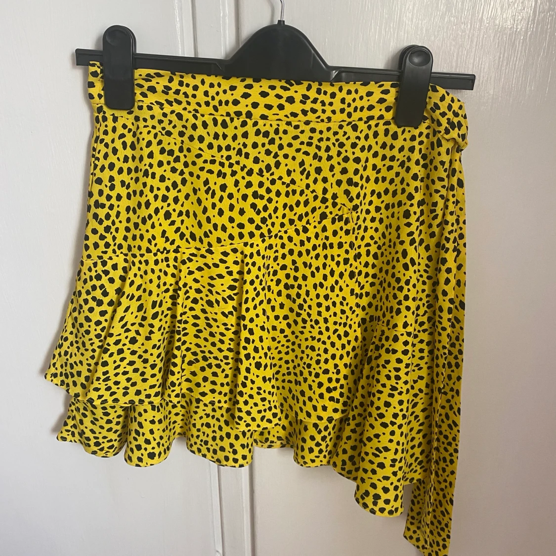 Gul prickig kjol från topshop - 91