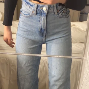 Trendiga jeans  - Köpta på lager157 för 300kr och säljes för 110kr kan men dom är i bra skick använda fåtal gånger 