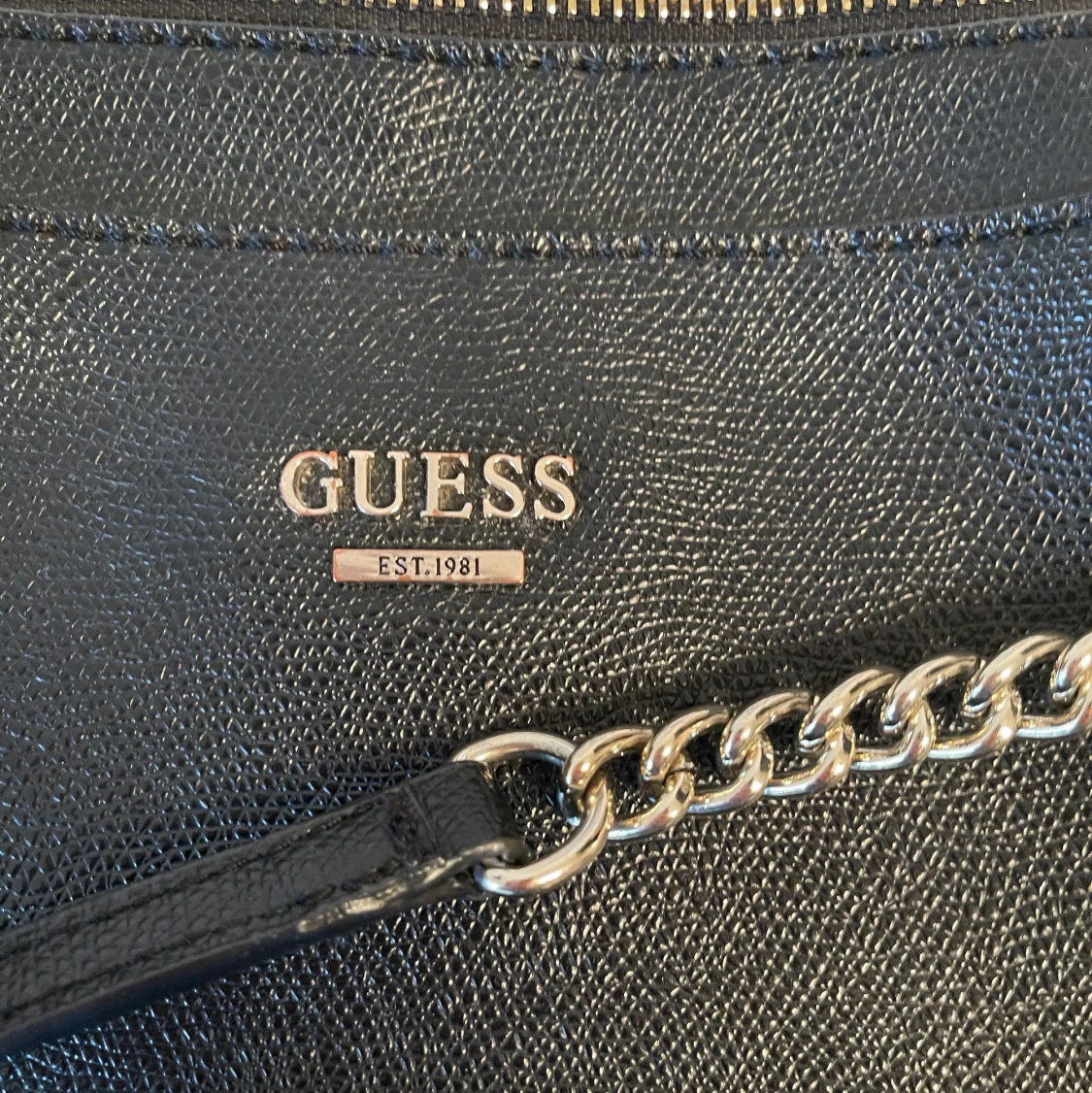 Väska från GUESS - 91