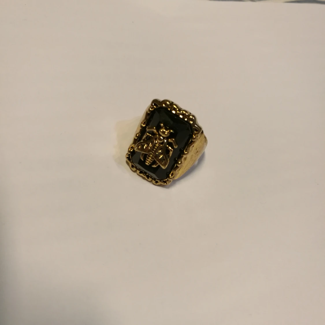 Guld ring skalbagge/fluga - 91