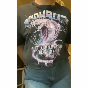 topp - Säljer min topp från bershka! 