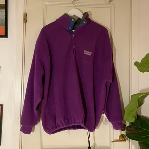 vintage tjocktröja - halfzip med knappar, fleece material och oversized storlek. Buda i kommentarerna!! 