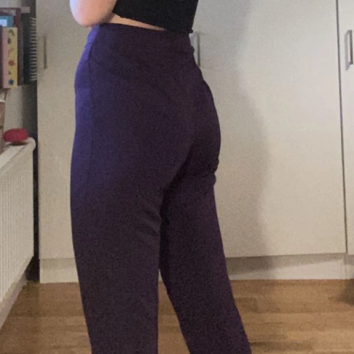 Lila kostymbyxor med slits - 90