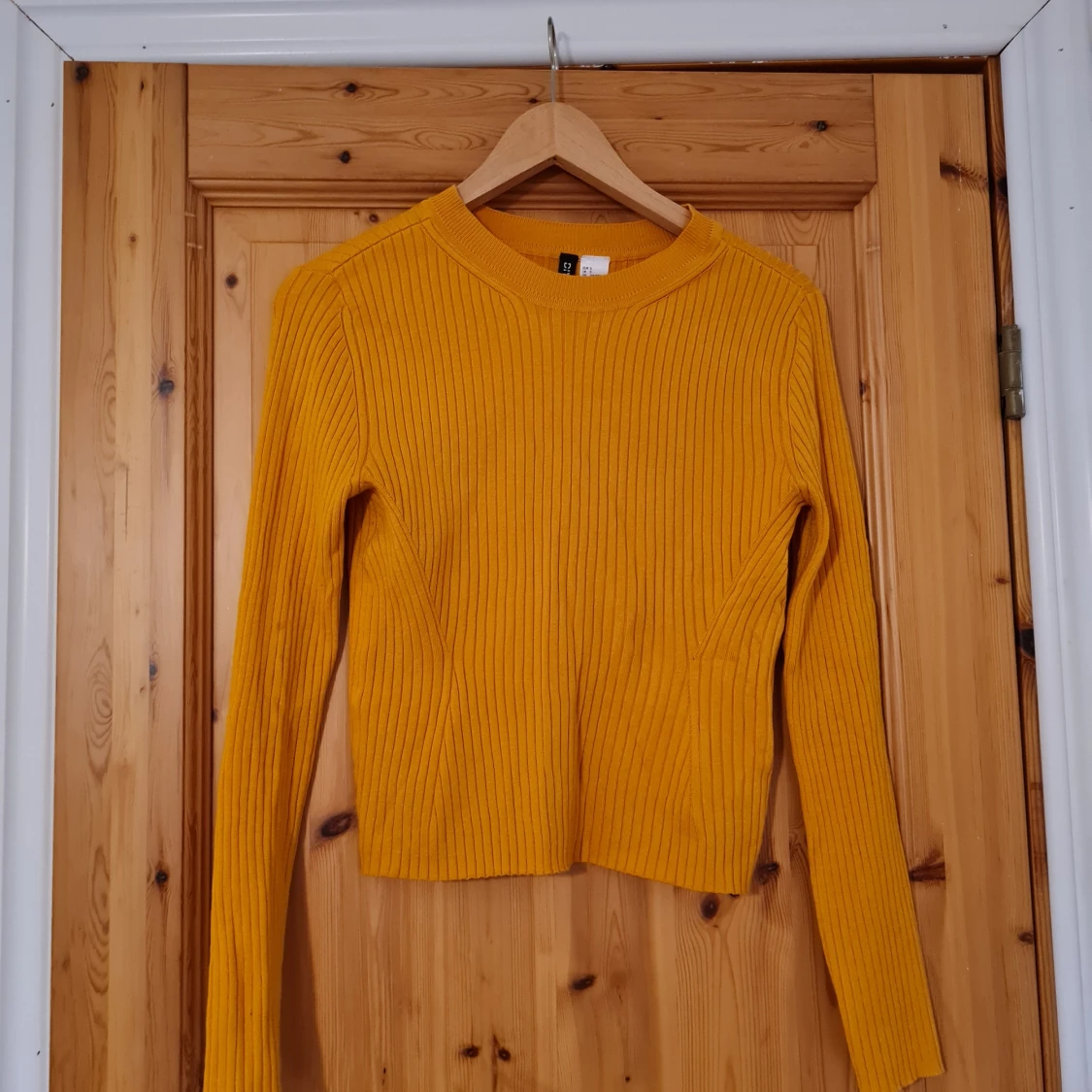 Gul långärmad tröja