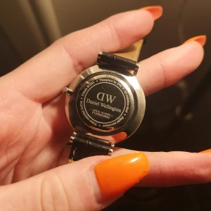 Daniel wellington klocka  - Svart läder band 