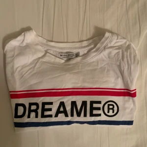 Dreamer tröja🌸 - Köpt i Paris 2018😼 Lite använd men ändå i bra skick