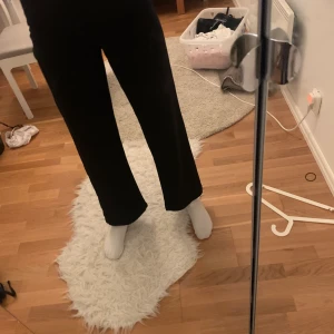 Kostymbyxor från bikbok - Säljes pga förkorta för mig som är 173cm, bra skick, köparen står för frakten🥰