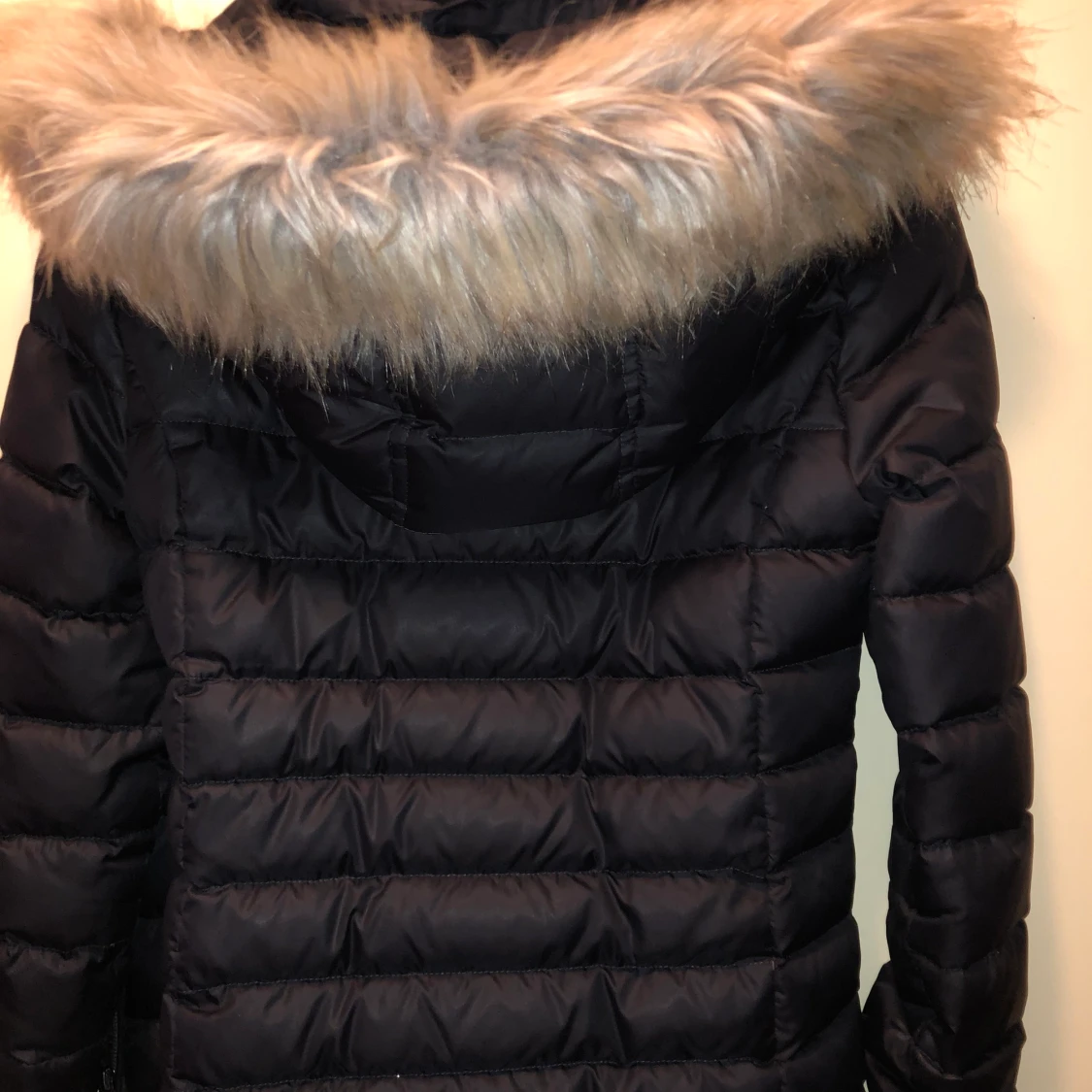 Tommy Hilfiger jacka i storlek S  - 90