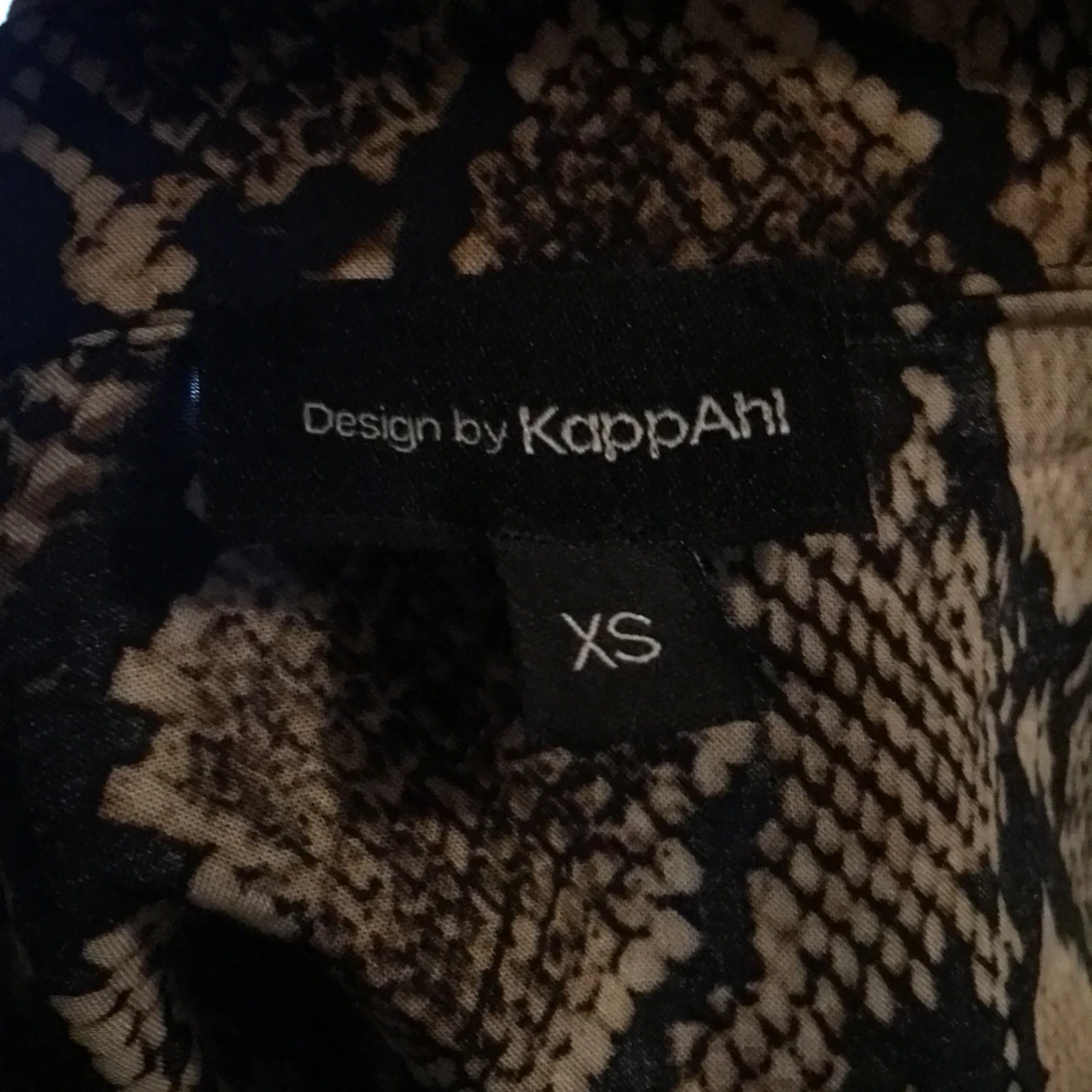 Ormmönstrad skjorta - 91