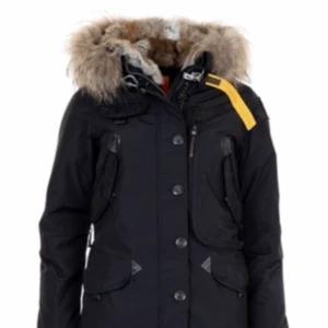 Parajumper black Doris - Storlek S men passar XS. Använd under en vinter. Köpt för 9500kr 
