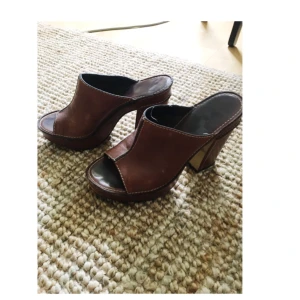  - Superfina skor från bronx i 70tals stil! Storlek 38. Fint skick och sparsamt använda då de är lite små för mig som har 38,5/39. Köpare står för frakt, kan mötas i Stockholm. 