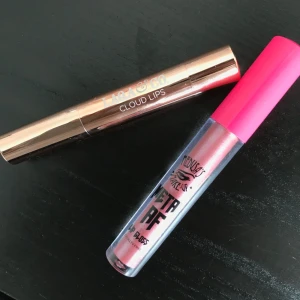  - Säljer två oanvända läppprodukter! Ett som stelnar och ett vanligt läppstift! I mörkröd nyans 🙌🏻 och en rosametalic färgad som då torkar! 