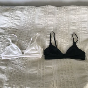  - Två pack mjuka bh-toppar säljes i storlek 70B. Superbekväma i tunt material, den vita är använd ett par gånger och den svarta är endast testad.