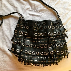  - Bucketbag från Mango! Köpt i Spanien✨