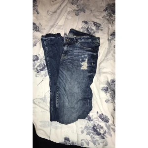  - Snygga jeans, snålt använda.