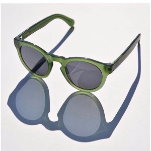  - Nivida glasögon som ej längre säljs i DENNA gröna färg. In på hemsidan och kika nivida.se  Super bra märke och kvalite   Unisex modell