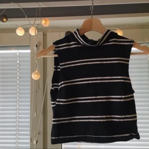  - helt oanvänd croptop fr monki <3