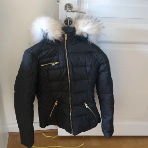 Rock and blue  - Säljer min helt nya rock and blue jacka då jag köpte fel modell.