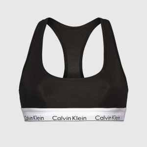 Calvin Klein topp -  (Osäker om ja vill sälja) super skön & fin topp från Calvin Klein. Använd få gånger så därför super bra skick! Nypris: 399kr. SÄLJER ENDAST VID BRA BUD  (skriv privat för fler bilder elr annan info) 💗