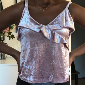 Mango linne🌸🌸 - Ett linne jag aldrig använder men är väldigt fint🌸 säljer den för 100kr 