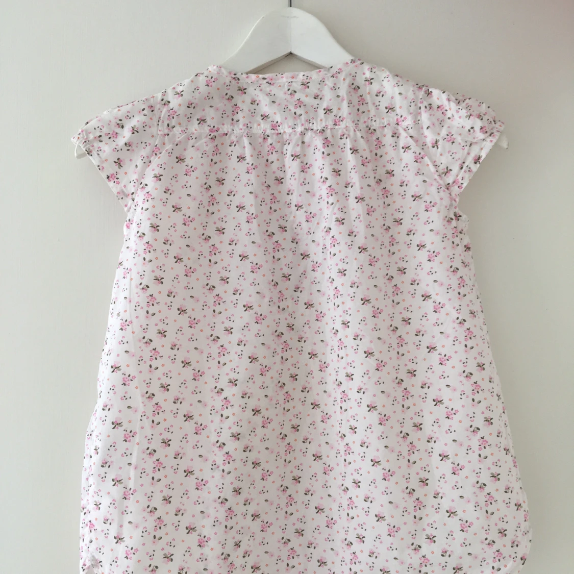 Blommig blus 🌸 - 90