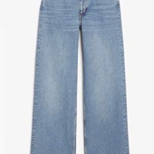 Yoko jeans från monki! Ordinarie pris 400kr. De är i nyskick!! ✨💕 frakt 50 kr! 