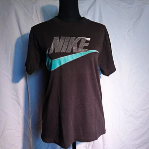 Nike t-shirt - Snyggt sliten Nike t-shirt