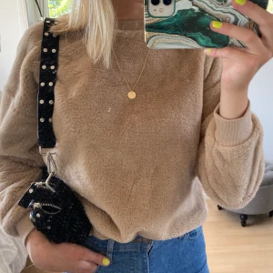 Mjukis tröja - Supermjuk tröja från AMISU storlek S. Pris: 30kr