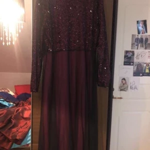 Klänning - Säljer min klänning