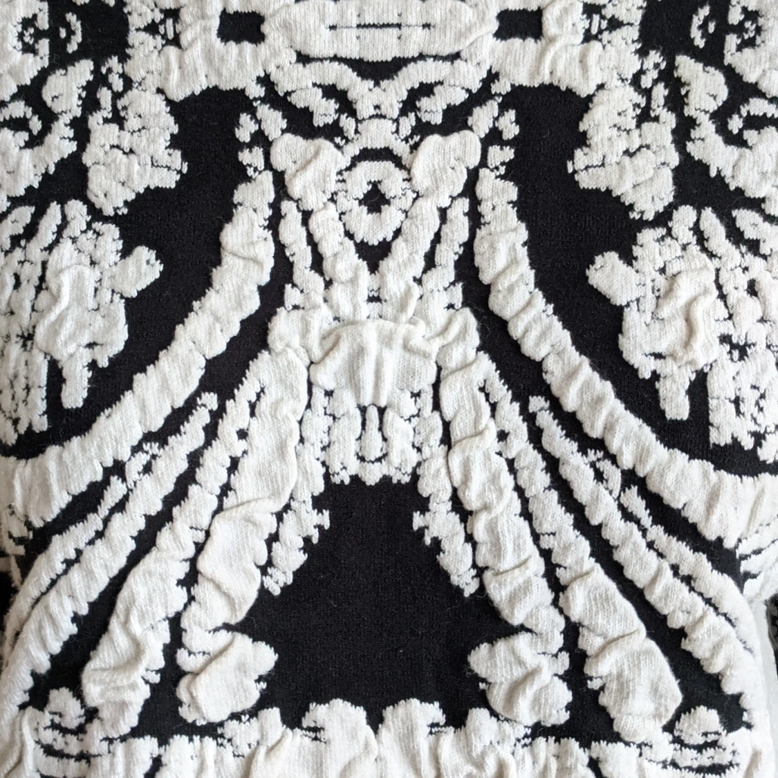 Svartvit tröja  - 90