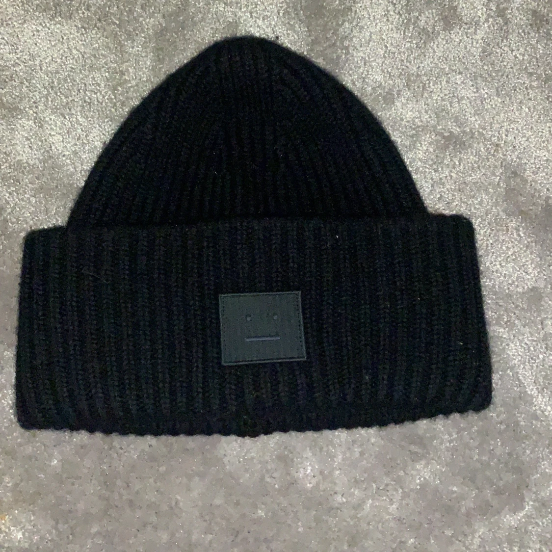 Acne mössa svart. - 90