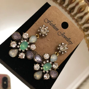 Örhängen - Eleganta örhängen i rostfritt stål! Endast 1 par kvar!✨💚