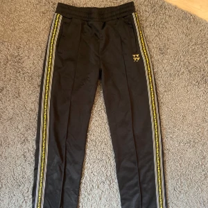 Fila byxor  - Fila byxor som är använda 1 gång - super snygga och sköna! 📦fraktas för 63kr