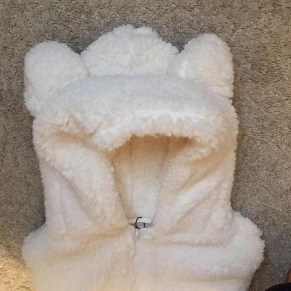 Vit fluffig väst - 90