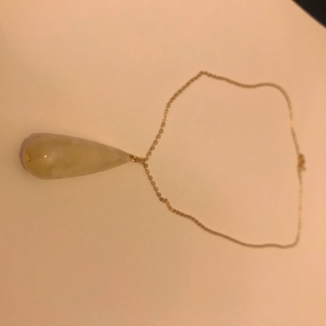 Halsband med vit sten - 90