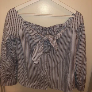 Topp från Tessie - Randig topp från Tessie