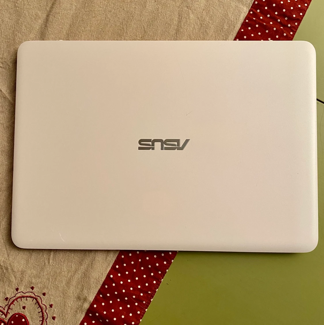 Asus ZenBook UX305CA - 90