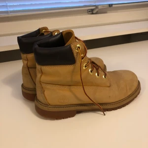 Timberland boots  - Vinterkängor köpte på timberland för några år sedan. Väl använda. Stl 37 