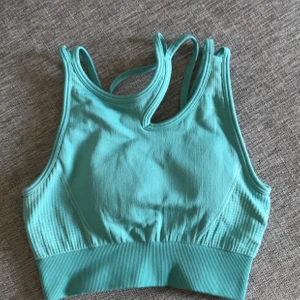 Gymshark Green Ultra Seamless Sports Bra - Storlek S i mycket fint skick. Endast använd några gånger! 