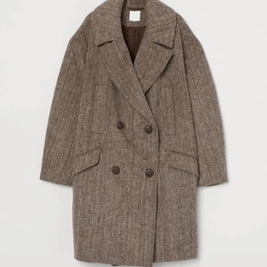 H&M oversized kappa i XS - Oversized kappa från H&M, original pris 800 kr. XS men passar S-L. 