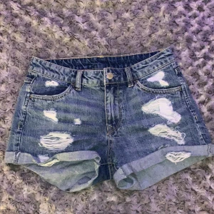 Blå Jeans shorts💙 - Blåa Jeans shorts i bra skick💗