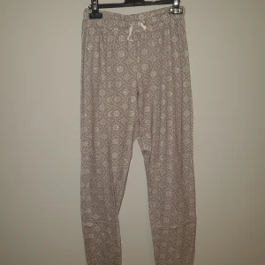 Sov byxor - Oanvända söta sovbyxor med glittriga silver detaljer