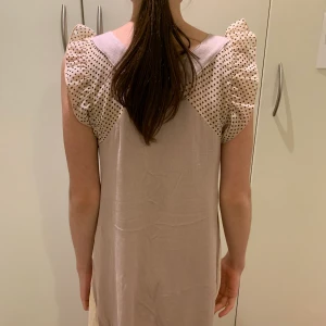 Klänning  - En fin klänning som har används flera gånger