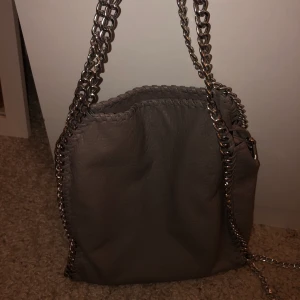 Tiamo väska  - Helt ny väska från Tiamo, aldrig använd. 