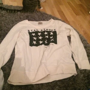  - Fin tröja, aldrig använt! Storlek m