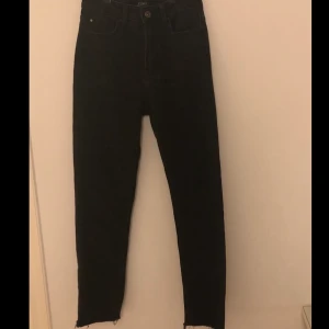 Byxor från only - Mum jeans från only