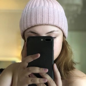 Mössa - En gammelrosa mössa som inte används, använd ca 4 ggr